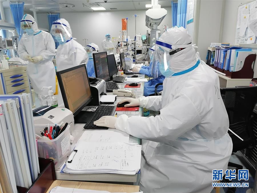 (聚焦疫情防控·圖文互動)(2)特寫:“90后”醫(yī)護(hù)情侶的抗疫堅(jiān)守