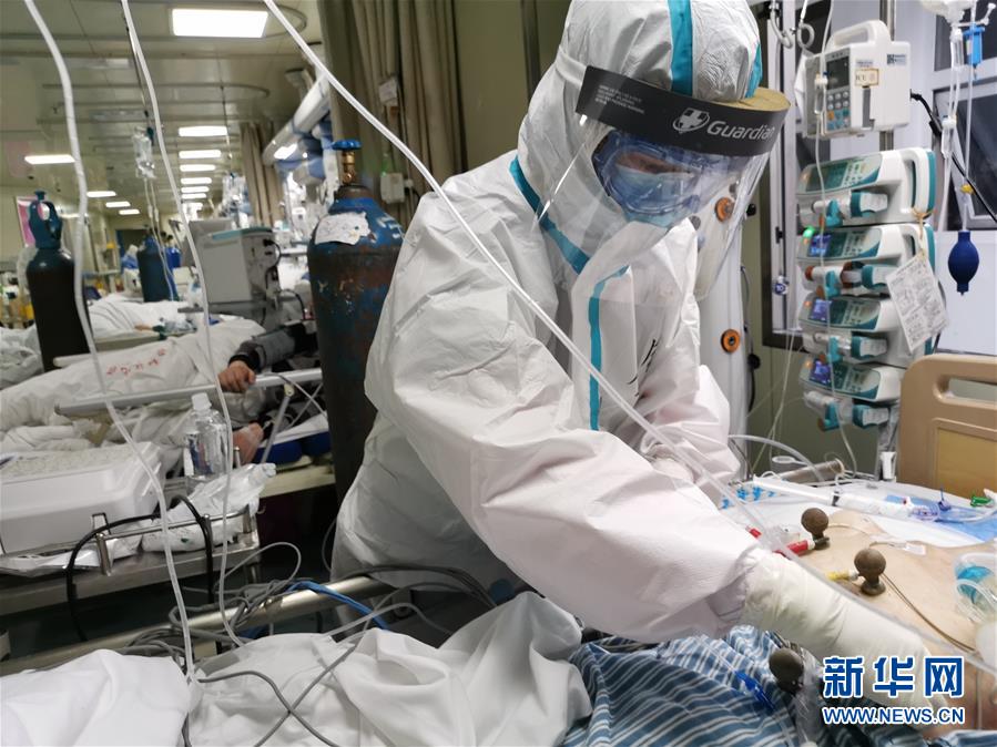 （一線抗疫群英譜&middot;圖文互動(dòng)）（1）生命之光，溫暖&ldquo;無(wú)面之交&rdquo;&mdash;&mdash;記抗疫一線重癥監(jiān)護(hù)室90后護(hù)士金鈺 