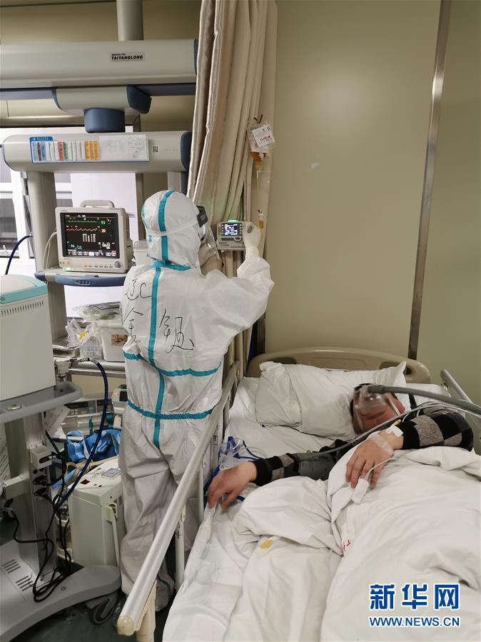 （一線抗疫群英譜&middot;圖文互動(dòng)）（4）生命之光，溫暖&ldquo;無(wú)面之交&rdquo;&mdash;&mdash;記抗疫一線重癥監(jiān)護(hù)室90后護(hù)士金鈺 