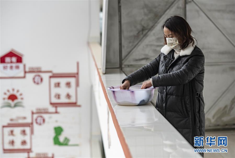 （新華全媒頭條&middot;圖文互動）（3）特殊時(shí)期，他們這樣履職&mdash;&mdash;全國人大代表這個春天在行動