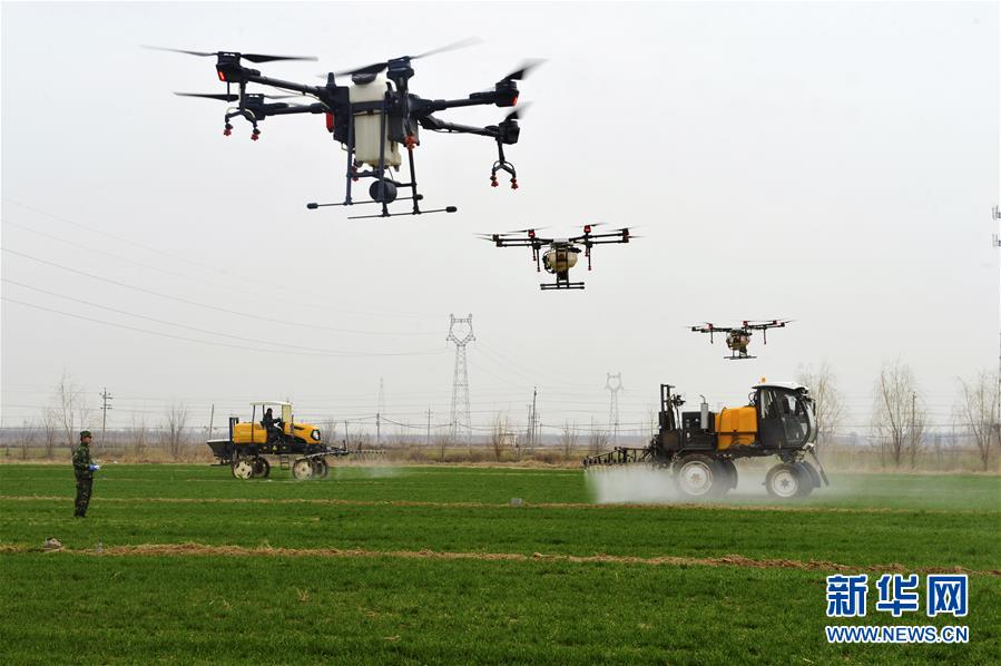 (新華全媒頭條·在習(xí)近平新時代中國特色社會主義思想指引下——新時代新作為新篇章·圖文互動)(10)同心戰(zhàn)“疫”彰顯人民至上——各地各部門貫徹落實習(xí)近平總書記重要指示精神統(tǒng)籌推進(jìn)疫情防控和經(jīng)濟(jì)社會發(fā)展