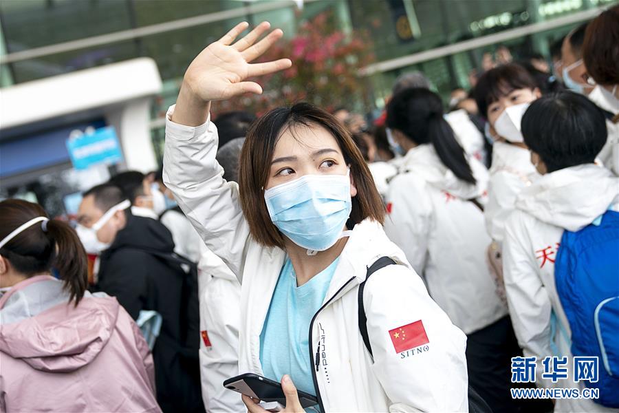 （新華全媒頭條&middot;圖文互動）（4）最美逆行者，武漢永遠記得你！&mdash;&mdash;首批援鄂醫(yī)療隊返程紀實