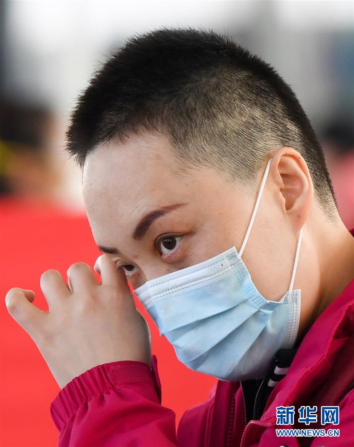 （新華全媒頭條&middot;圖文互動）（11）最美逆行者，武漢永遠記得你！&mdash;&mdash;首批援鄂醫(yī)療隊返程紀實