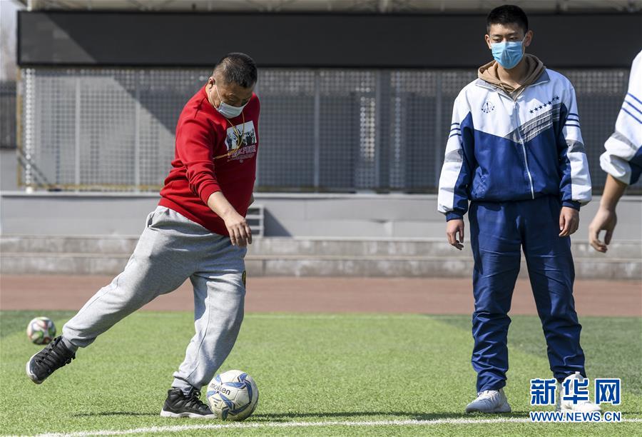 （圖文互動(dòng)）（4）&ldquo;早&rdquo;安同學(xué)，&ldquo;早&rdquo;安老師！&mdash;&mdash;新疆初高中畢業(yè)班復(fù)課一周回訪見聞