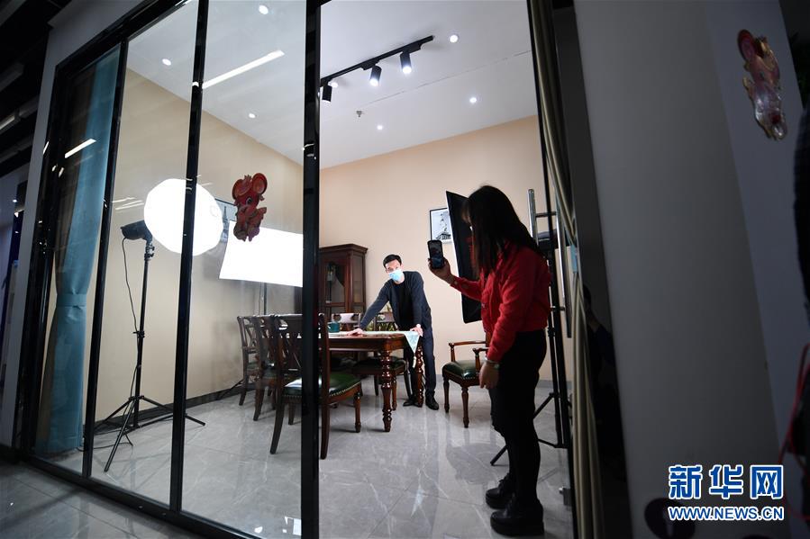 （聚焦復(fù)工復(fù)產(chǎn)&middot;圖文互動）（7）記者手記：戰(zhàn)&ldquo;疫&rdquo;中增長，這些企業(yè)做對了什么？