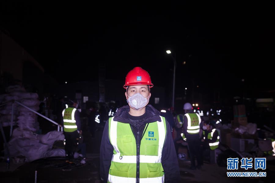 （一線抗疫群英譜&middot;圖文互動）（5）羅文浩：&ldquo;女兒，你的名字里有溫暖，有榮光！&rdquo;