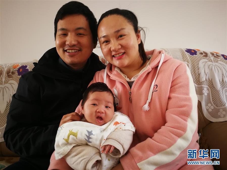 （一線抗疫群英譜&middot;圖文互動）（6）羅文浩：&ldquo;女兒，你的名字里有溫暖，有榮光！&rdquo;