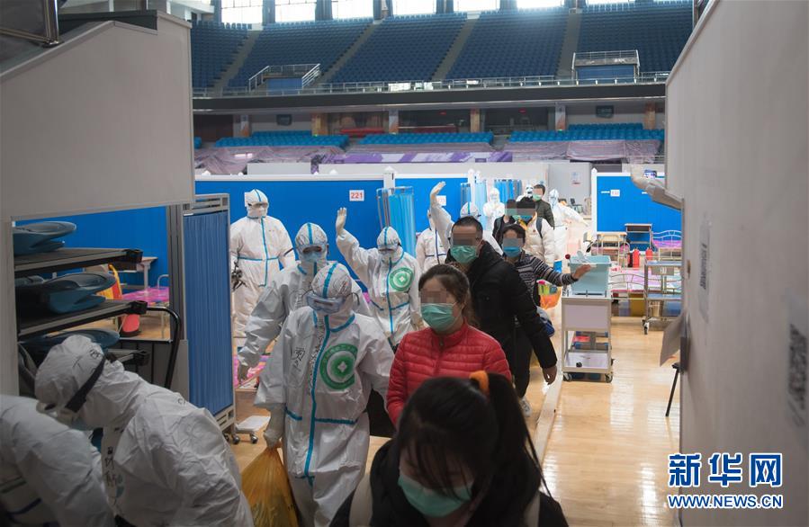 (新華全媒頭條·圖文互動(dòng))(7)生命至上——聚焦新冠肺炎患者救治攻堅(jiān)