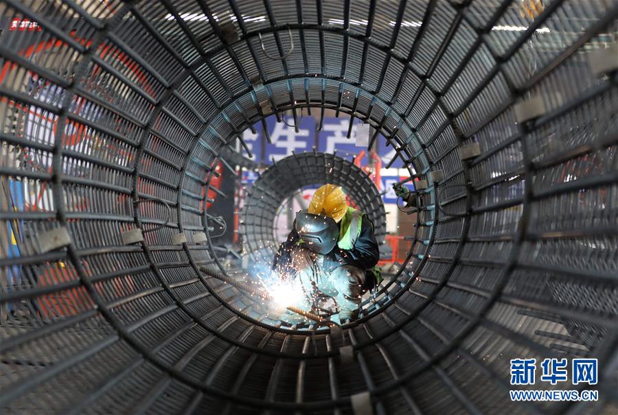 （中國(guó)經(jīng)濟(jì)新觀察&middot;圖文互動(dòng)）（3）重大投資項(xiàng)目開(kāi)復(fù)工提速 吹響中國(guó)經(jīng)濟(jì)復(fù)蘇&ldquo;沖鋒號(hào)&rdquo;