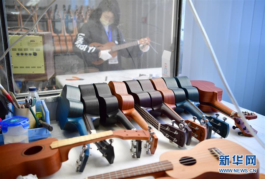 （新華全媒頭條&middot;圖文互動(dòng)）（9）奔向新的幸福&mdash;&mdash;陜西貧困縣全部摘帽的N個(gè)截面