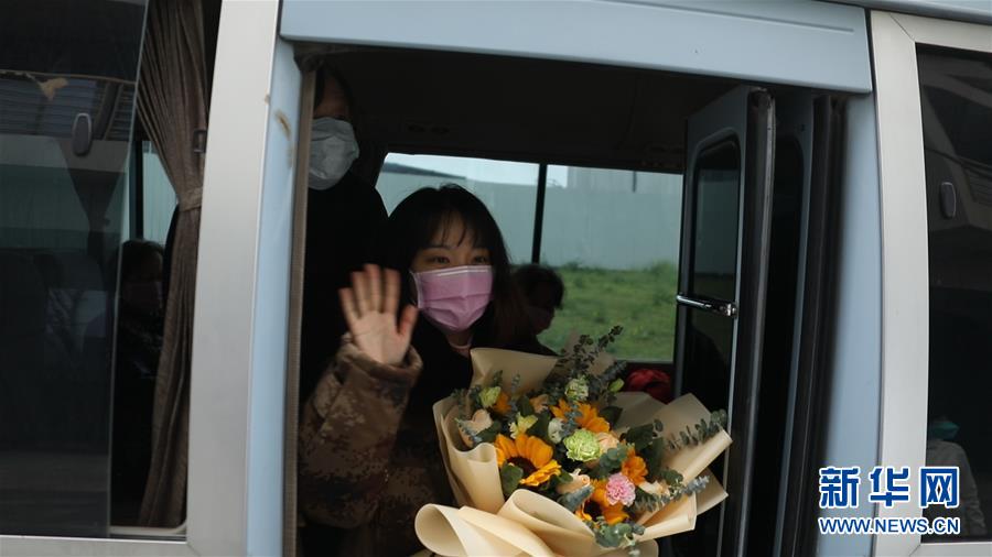 （新華全媒頭條&middot;習近平致敬的戰(zhàn)&ldquo;疫&rdquo;英雄&middot;武漢人民篇&middot;圖文互動）（3）壯哉，大武漢&mdash;&mdash;獻給英雄的武漢人民