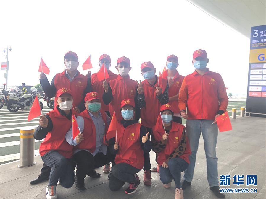 （新華全媒頭條&middot;習近平致敬的戰(zhàn)&ldquo;疫&rdquo;英雄&middot;武漢人民篇&middot;圖文互動）（10）壯哉，大武漢&mdash;&mdash;獻給英雄的武漢人民