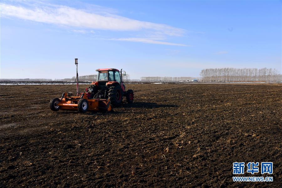 （在習(xí)近平新時(shí)代中國(guó)特色社會(huì)主義思想指引下&mdash;&mdash;新時(shí)代新作為新篇章&middot;習(xí)近平總書記關(guān)切事&middot;圖文互動(dòng)）（4）希望的田野，希望的春天&mdash;&mdash;各地農(nóng)業(yè)生產(chǎn)新動(dòng)態(tài)掃描