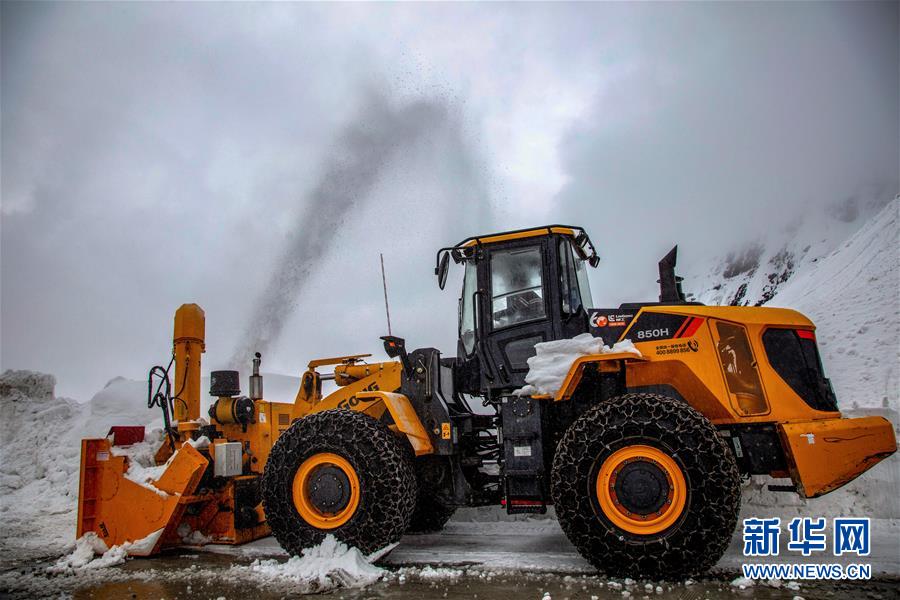 (圖文互動)(1)華能援建西藏派墨農(nóng)村公路全線復(fù)工建設(shè)