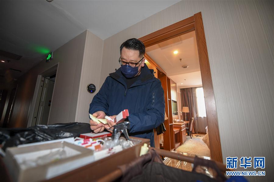 (一線抗疫群英譜·圖文互動)(2)服務(wù)白衣天使的“管家”艾厚宇