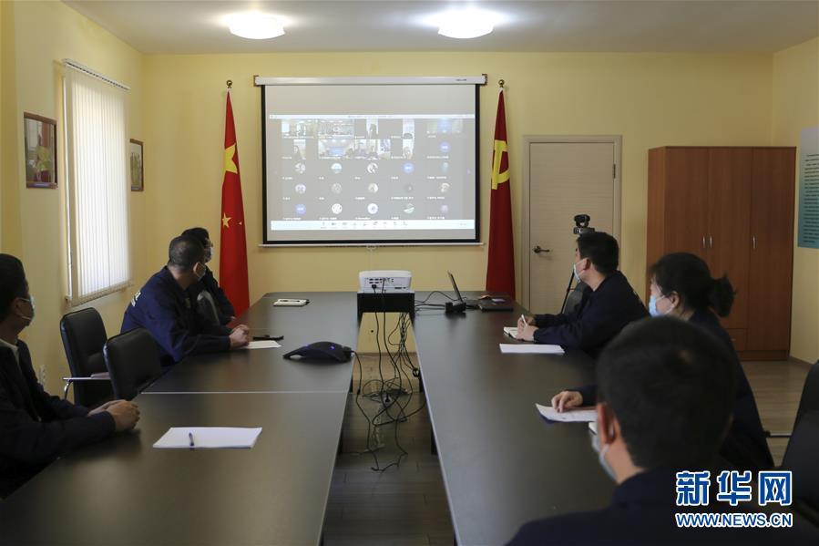 (國際疫情·圖文互動)(1)“和祖國的專家聊一聊很安心”——記中國援哈薩克斯坦醫(yī)療隊(duì)指導(dǎo)同胞抗疫