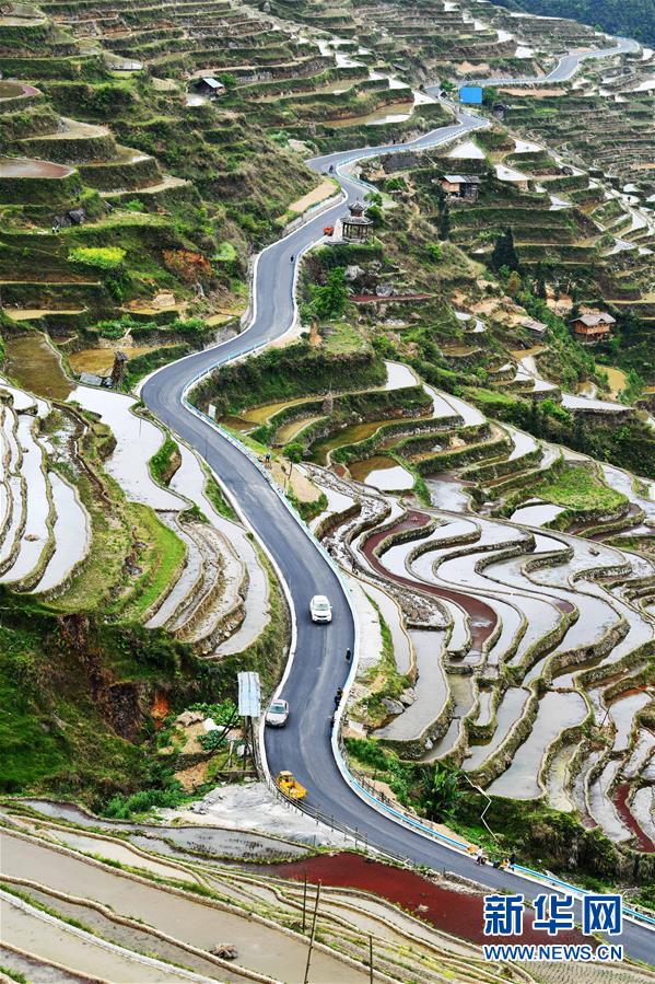 (在習近平新時代中國特色社會主義思想指引下——新時代新作為新篇章·習近平總書記關切事·圖文互動)(9)啃下最后的硬骨頭——脫貧攻堅掛牌督戰(zhàn)進行時