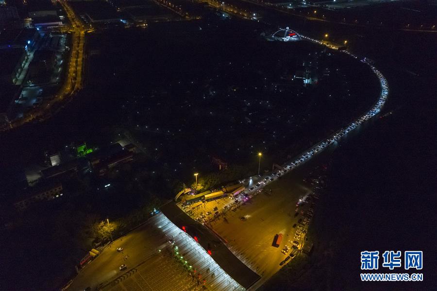 （新華全媒頭條&middot;圖文互動）（14）上下同心，守望相助&mdash;&mdash;中國抗疫眾志成城的生動實(shí)踐