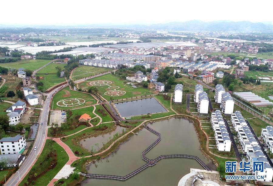 (新華全媒頭條·圖文互動)(11)歷史坐標見證初心使命——寫在江西革命老區(qū)貧困縣全部摘帽之際