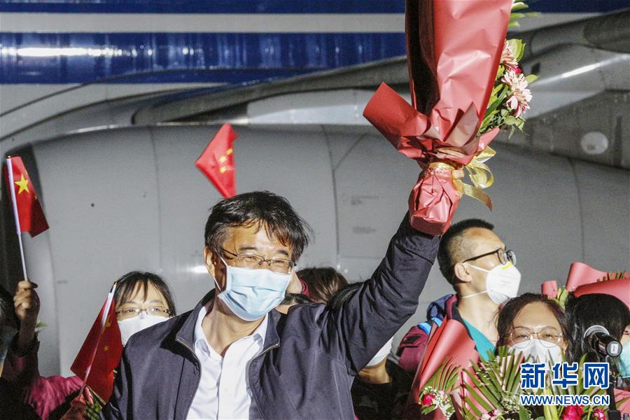 （聚焦疫情防控&middot;圖文互動）（9）分秒必爭！一切為了治病救人&mdash;&mdash;中國抗疫生命至上的生動實踐