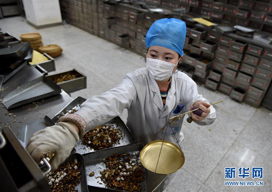 （聚焦疫情防控&middot;圖文互動）（14）分秒必爭！一切為了治病救人&mdash;&mdash;中國抗疫生命至上的生動實踐