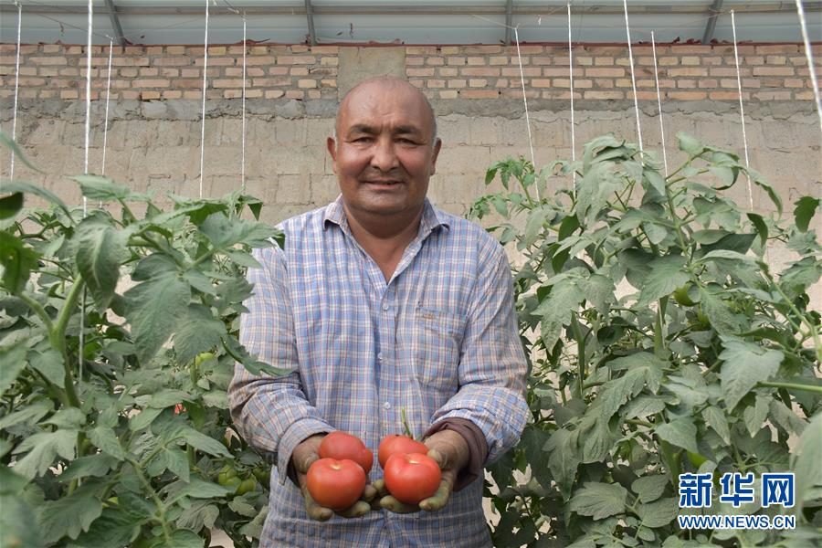 （決戰(zhàn)決勝脫貧攻堅(jiān)&middot;圖文互動）（2）從高原牧區(qū)走入現(xiàn)代社區(qū)&mdash;&mdash;探訪帕米爾高原搬遷牧民的新生活