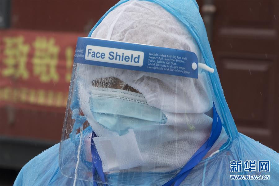 (在習近平新時代中國特色社會主義思想指引下——新時代新作為新篇章·習近平總書記關(guān)切事·圖文互動)(7)祛疫未竟 征衣不解——綏芬河小城的抗疫故事