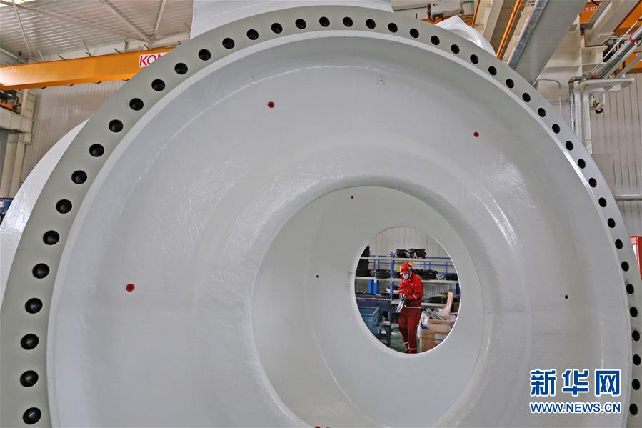 （聚焦復(fù)工復(fù)產(chǎn)&middot;圖文互動(dòng)）（1）聆聽復(fù)蘇的腳步&mdash;&mdash;新疆企業(yè)一線生產(chǎn)見聞