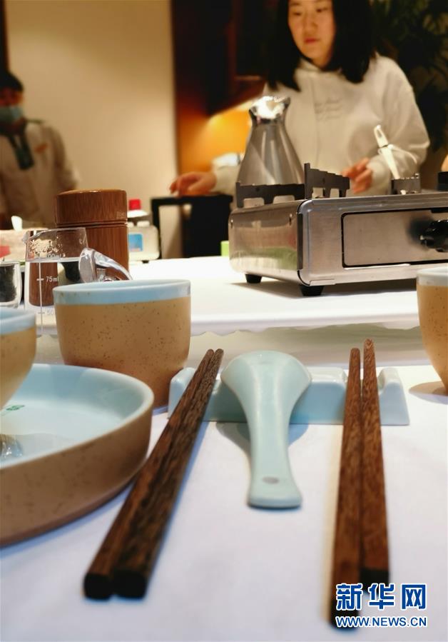 （圖文互動(dòng)）&ldquo;公筷公勺&rdquo;上桌難在哪？&mdash;&mdash;長(zhǎng)沙市部分餐飲場(chǎng)所見聞