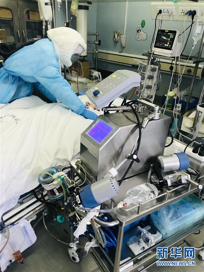 （新華全媒頭條&middot;圖文互動(dòng)）（4）&ldquo;我看不見(jiàn)你的樣子，但我知道你是誰(shuí)&rdquo;&mdash;&mdash;寫在國(guó)際護(hù)士節(jié)來(lái)臨之際