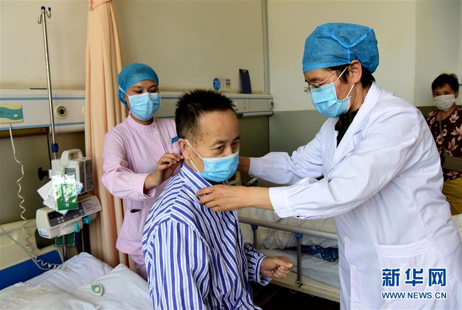 （圖文互動(dòng)）（2）會(huì)說(shuō)話的戰(zhàn)&ldquo;疫&rdquo;包&mdash;&mdash;縣醫(yī)院女院長(zhǎng)白金娥抗疫故事