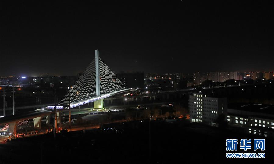 （在習(xí)近平新時代中國特色社會主義思想指引下&mdash;&mdash;新時代新作為新篇章&middot;習(xí)近平總書記關(guān)切事&middot;圖文互動）（5）新機遇、新引擎&mdash;&mdash;重大工程重大項目建設(shè)新動向觀察