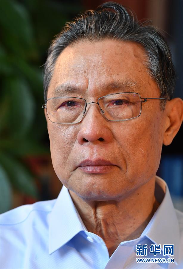 (新華全媒頭條·圖文互動)(27)風雨無阻向前進——寫在全國疫情防控阻擊戰(zhàn)取得重大戰(zhàn)略成果之際