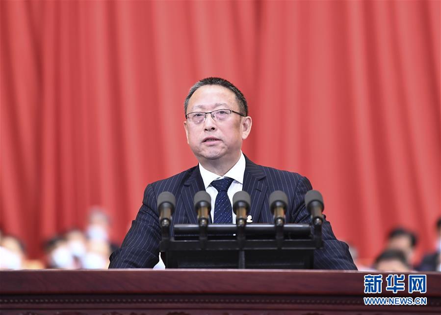 (兩會(huì)·政協(xié)開(kāi)幕·XHDW)鄭建邦代表政協(xié)第十三屆全國(guó)委員會(huì)常務(wù)委員會(huì)作提案工作情況的報(bào)告