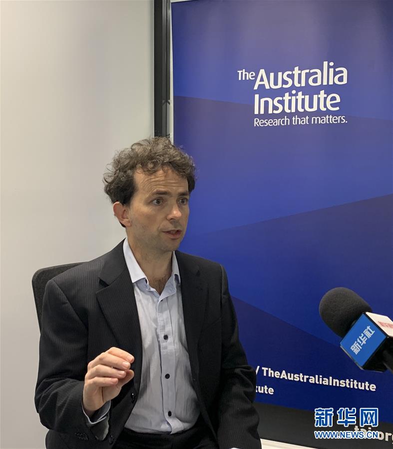 (國際疫情·圖文互動)專訪:污蔑中國不利于應(yīng)對疫情 各國應(yīng)合作提升“數(shù)字素養(yǎng)”——訪揭露新冠謠言的澳大利亞研究人員羅德·坎貝爾