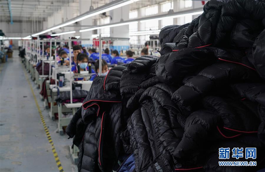 (決戰(zhàn)決勝脫貧攻堅·圖文互動)(3)紡織女工進城記