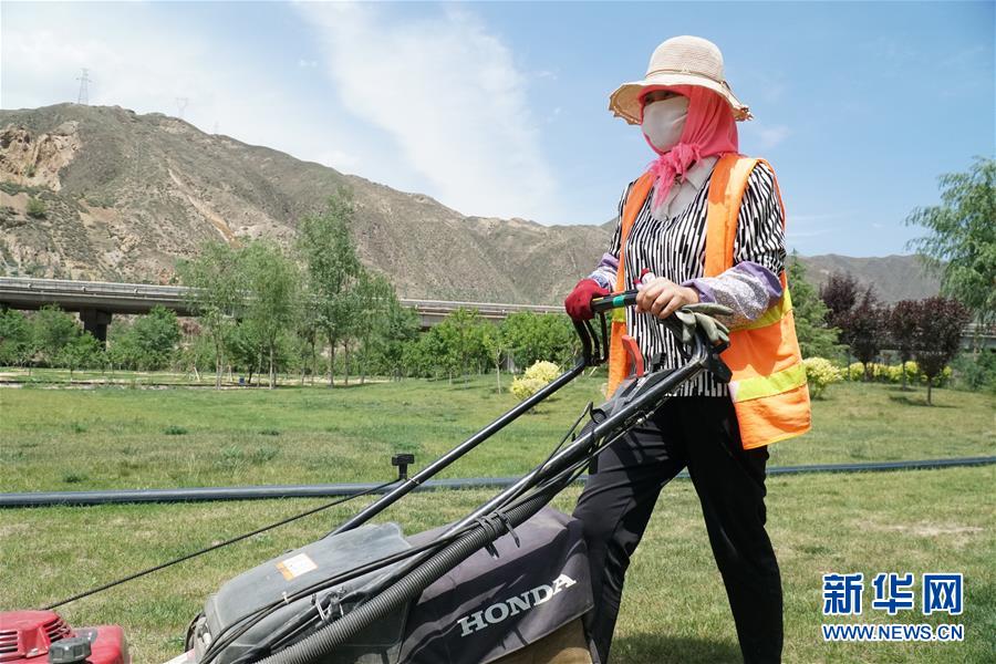 (決戰(zhàn)決勝脫貧攻堅(jiān)·圖文互動(dòng))(3)李三姐有了“美”差事