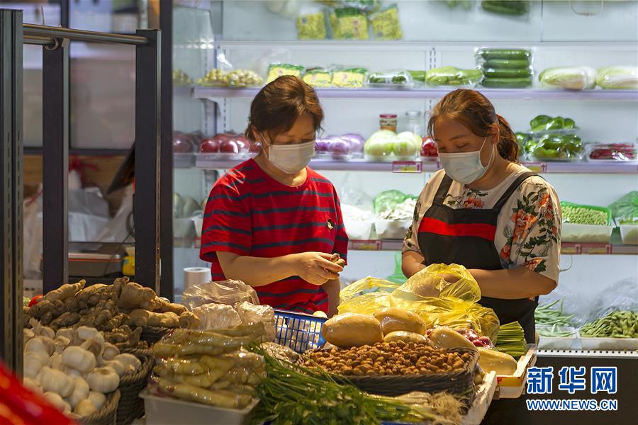 （圖文互動）（3）告別臟亂，留住溫情&mdash;&mdash;上海鬧市小菜場見聞