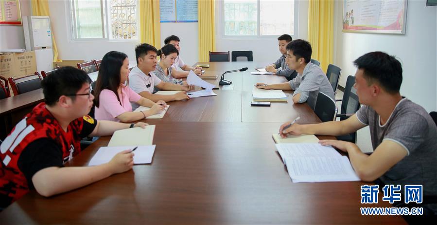  （新華全媒頭條&middot;圖文互動）（4）青春，在希望的田野上&mdash;&mdash;大別山區(qū)尋訪&ldquo;城歸&rdquo;大學(xué)畢業(yè)生