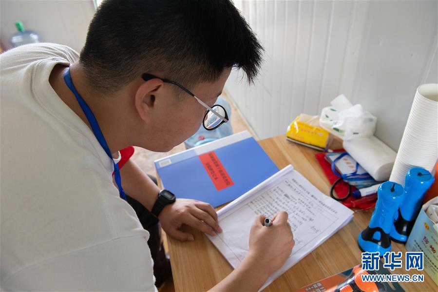 （防汛抗洪&middot;圖文互動(dòng)）（4）在大堤上成長(zhǎng)，為人民守護(hù)&mdash;&mdash;洪水中的青年&ldquo;生力軍&rdquo;