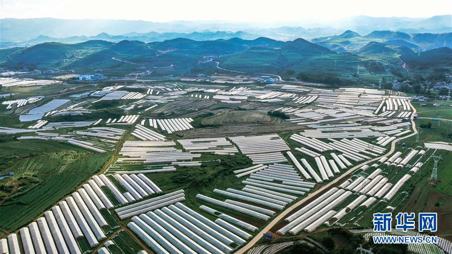 (新華全媒頭條·走向我們的小康生活·圖文互動(dòng))(12)三幅“圖鑒”說(shuō)變遷——貴州“穿越時(shí)空”的脫貧印記