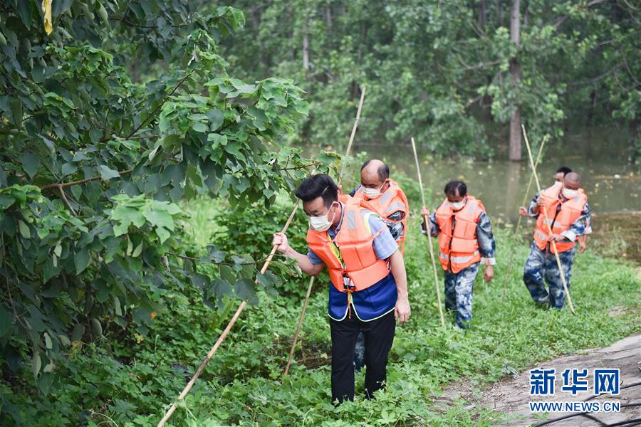 （在習(xí)近平新時(shí)代中國特色社會(huì)主義思想指引下&mdash;&mdash;新時(shí)代新作為新篇章&middot;習(xí)近平總書記關(guān)切事&middot;圖文互動(dòng)）（2）戰(zhàn)疫魔,斗洪魔&mdash;&mdash;湖北全力應(yīng)對(duì)防疫、防汛疊加&ldquo;雙考&rdquo;