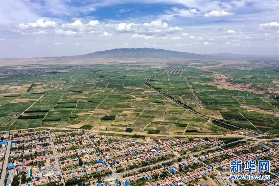 （新華全媒頭條&middot;走向我們的小康生活&middot;圖文互動(dòng)）（3）23萬人的命運(yùn)轉(zhuǎn)折&mdash;&mdash;我國(guó)最大易地生態(tài)移民安置區(qū)的脫貧密碼