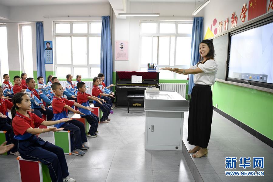 （新華全媒頭條&middot;走向我們的小康生活&middot;圖文互動(dòng)）（15）23萬人的命運(yùn)轉(zhuǎn)折&mdash;&mdash;我國(guó)最大易地生態(tài)移民安置區(qū)的脫貧密碼