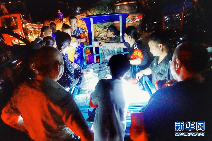 (新華全媒頭條·圖文互動(dòng))(15)筑起共御水患的鋼鐵長堤——戰(zhàn)洪一線的“干群關(guān)系新答卷”