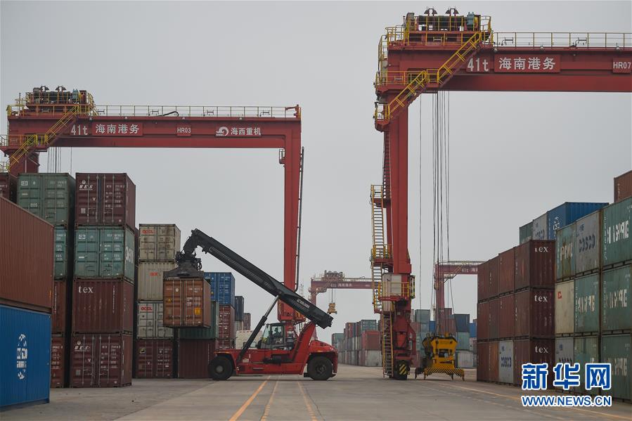 (在習(xí)近平新時(shí)代中國特色社會(huì)主義思想指引下——新時(shí)代新作為新篇章·習(xí)近平總書記關(guān)切事·圖文互動(dòng))(4)感受開放新魅力——海南自由貿(mào)易港建設(shè)開局觀察