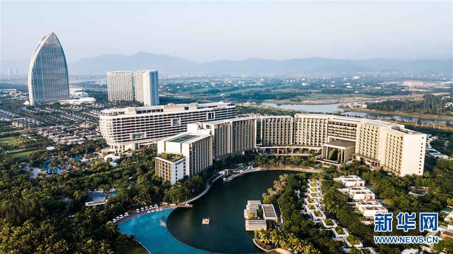 (在習(xí)近平新時(shí)代中國特色社會(huì)主義思想指引下——新時(shí)代新作為新篇章·習(xí)近平總書記關(guān)切事·圖文互動(dòng))(8)感受開放新魅力——海南自由貿(mào)易港建設(shè)開局觀察