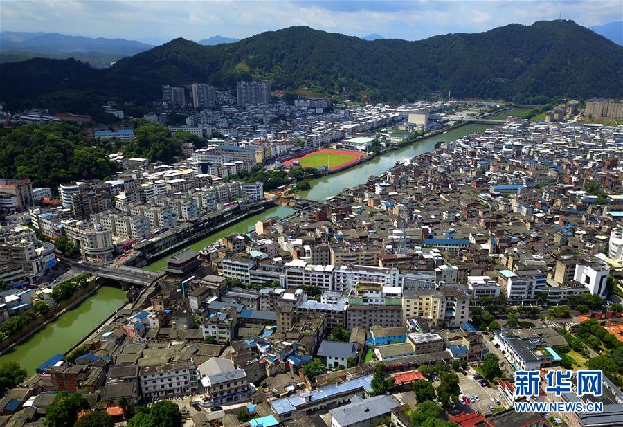 (走向我們的小康生活·圖文互動(dòng))(2)“紅土地”越來越紅火——福建老區(qū)蘇區(qū)發(fā)展新貌掠影