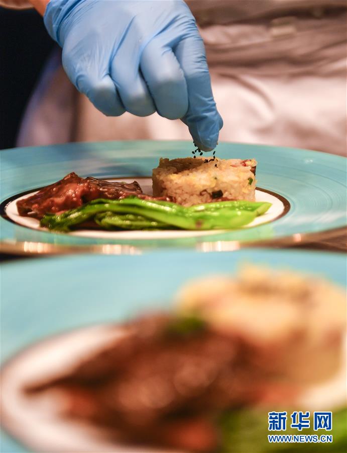 （在習(xí)近平新時代中國特色社會主義思想指引下&mdash;&mdash;新時代新作為新篇章&middot;習(xí)近平總書記關(guān)切事&middot;圖文互動）（5）珍惜盤中餐，狠剎浪費(fèi)風(fēng)&mdash;&mdash;各地積極行動堅(jiān)決制止餐飲浪費(fèi)