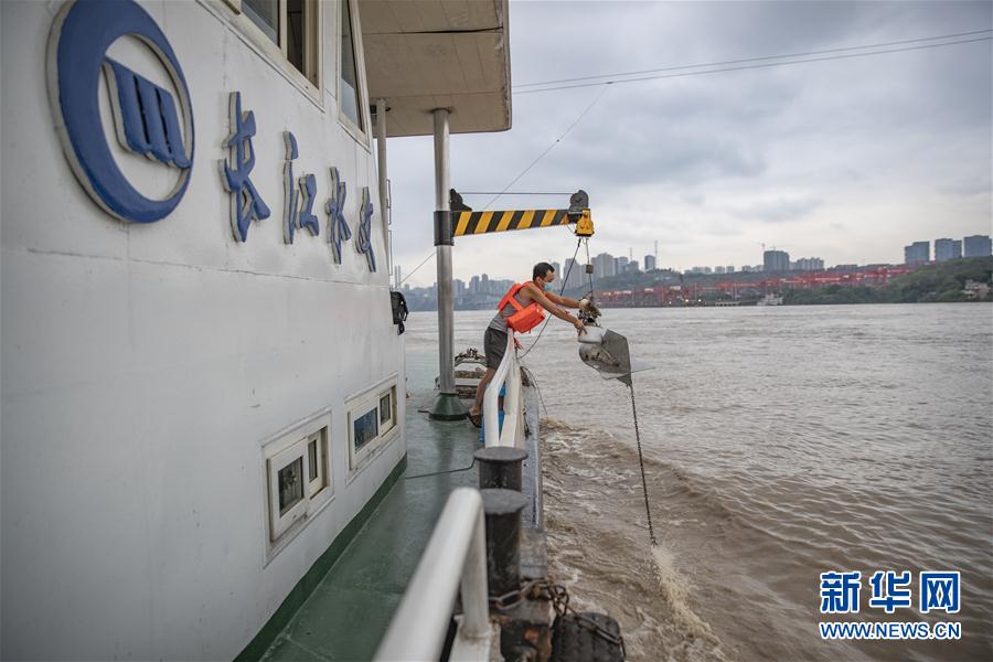 （防汛抗洪&middot;圖文互動(dòng)）（6）筑起防大汛的堅(jiān)強(qiáng)防線&mdash;&mdash;重慶防御長(zhǎng)江、嘉陵江過(guò)境洪峰現(xiàn)場(chǎng)記錄